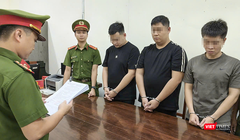 Cơ quan công an tống đạt quyết định khởi tố, bắt tạm giam đối với 3 đối tượng: Phạm Tuấn Thành, Nguyễn Huy Hiệp và Phạm Tiến Dũng.