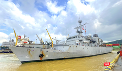 Ngày 14/11, tàu tuần dương Prairial của Hải quân Pháp, do Trung tá Wallerand Faivre D’Arcier làm chỉ huy, đã cập cảng Tiên Sa (TP Đà Nẵng), bắt đầu chuyến thăm xã giao thành phố trong 6 ngày.