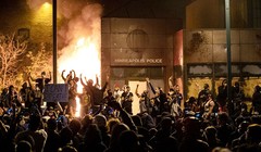  Cơ quan tình báo Mỹ đánh giá có bằng chứng các nhóm cực đoan có tổ chức liên quan đến bạo lực trong biểu tình - Ảnh: AP