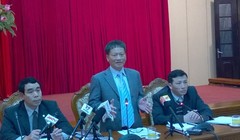 Ông Phan Đăng Long (đứng) cho biết từng có dư luận về bà Châu Thị Thu Nga khi bà Nga ứng cử đại biểu Quốc hội