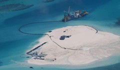Đảo nhân tạo do Trung Quốc bồi đắp trái phép tại đá Gạc Ma thuộc quần đảo Trường Sa của Việt Nam - Ảnh: SCMP