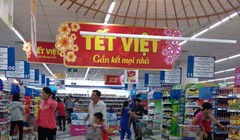 Từ trưa 18.2, nhiều mặt hàng phục vụ nhu cầu ngày Tết đã “cháy” hàng, siêu thị dọn dẹp sớm