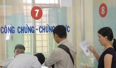 Người dân TP.HCM tại một điểm công chứng, chứng thực - Ảnh minh họa