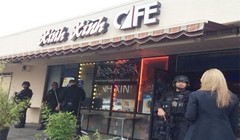 Cảnh sát ập vào cà phê Xinh Xinh - Ảnh: NBC Bay Area 