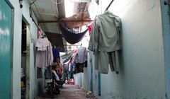 Nhiều chủ khu nhà trọ tăng giá điện lên 30%.