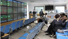 Ngay sau dịp nghỉ lễ 30/4-1/5, thị trường chứng khoán mở cửa với một phiên giảm rất mạnh.