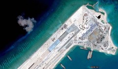Quân Trung Quốc đồn trú trái phép trên Đá Chữ Thập ở Trường Sa của Việt Nam