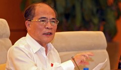 Chủ tịch Quốc hội Nguyễn Sinh Hùng không cho rằng số dư hơn 14.000 tỷ này là do tiết kiệm mà có - Ảnh: Lê Kiên