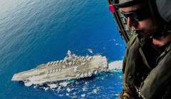 Tàu sân bay USS Ronald Reagan thuộc Hạm đội 3 của Hải quân Mỹ được điều sang hỗ trợ Hạm đội 7- Ảnh: AFP