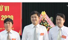 Ông Lê Phước Hoài Bảo (đứng giữa)