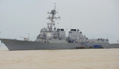 Tàu khu trục USS Lassen của Hạm đội 7 Hải quân Mỹ trong lần thăm Đà Nẵng năm 2009, neo đậu tại cảng Tiên Sa - Ảnh: AFP