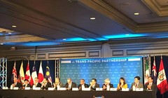 Đại diện 12 nước TPP họp báo sau khi đạt được thỏa thuận