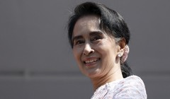 Bà Aung San Suu Kyi. 