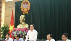 Ông Lê Khắc Nam: “chúng tôi sẽ dát vàng từng viên gạch nếu dùng cả 10.000 tỉ để xây trung tâm hành chính” 