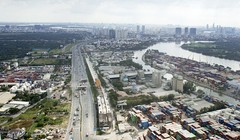 Cùng với hệ thống cao tốc, vành đai, cầu vượt được đầu tư quy mô, bài bản, tuyến metro số một Bến Thành - Suối Tiên đang thi công đã góp phần thúc đẩy nguồn cung của khu Đông TP HCM tăng mạnh. Ảnh: Vũ Lê 