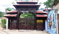 Khu biệt phủ xây dựng trái phép ở chân núi Hải Vân. Ảnh: Đ.Nguyên.