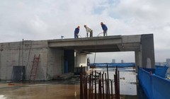 Phá dỡ phần sai phạm tòa nhà 8B Lê Trực diễn ra theo kiểu cầm chừng "câu giờ"