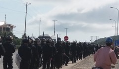 Hàng trăm chiến sỹ cơ động tập trung tại đèo Con