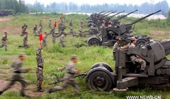 Quân đội Trung Quốc diễn tập 