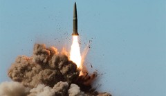 Tên lửa đạn đạo tầm ngắn Iskander khai hỏa trong một cuộc diễn tập