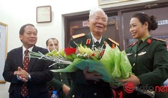 Đại tướng Lê Đức Anh trong buổi tặng Hồi ký cho Thư viện Quân đội. (Ảnh: Tuấn Minh)