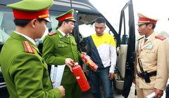 Quy định xe ô tô phải trang bị bình cứu hỏa đang vấp phải sự phản đối của dư luận do thiếu cơ sở khoa học và pháp luật