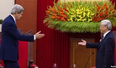 Ngoại trưởng Mỹ John Kerry trong cuộc gặp với Tổng bí thư Việt Nam Nguyễn Phú Trọng ở Hà Nội hồi cuối năm 2013. 
