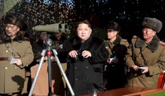 Ông Kim Jong Un thị sát một cuộc tập trận của quân đội Triều Tiên