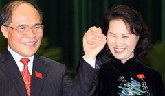 Ông Nguyễn Sinh Hùng và Phó Chủ tịch Quốc Hội Nguyễn Thị Kim Ngân