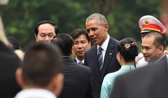 Chủ tịch nước Trần Đại Quang đón Tổng thống Obama sáng 23/5 