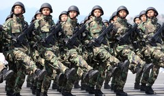 Lực lượng hải quân đánh bộ Việt Nam trang bị súng tiểu liên Israel