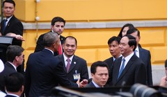 Chủ tịch nước Trần Đại Quang đón Tổng thống Obama tại Phủ Chủ tịch hôm 23/5