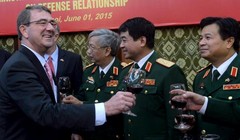 Bộ trưởng Quốc phòng Mỹ Carter thăm Việt Nam năm 2015
