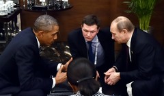 Tổng thống Mỹ Barack Obama trong một cuộc gặp hiếm hoi với Tổng thống Nga Vladimir Putin bên lề một hội nghị G-20 sau khi nổ ra khủng hoảng Ukraine