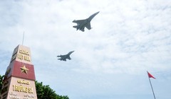 Su-30MK2 của không quân Việt Nam bay tuần tra tại khu vực quần đảo Trường Sa