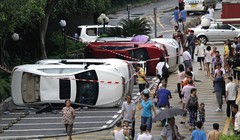 Dân Trung Quốc biểu tình, đập phá xe ô tô do Nhật Bản sản xuất trong cơn bạo động năm 2012