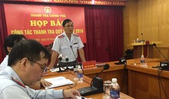 Ông Ngô Văn Khánh trả lời báo chí tại buổi họp báo