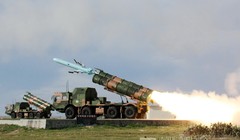 Tên lửa chống hạm YJ-62 của Trung Quốc khai hỏa trong một cuộc tập trận