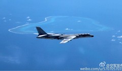 Trung Quốc "khoe" máy bay H-6K bay trên bãi cạn Scaborough