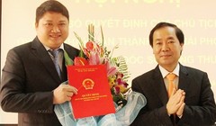 Vũ Đình Duy (trái)