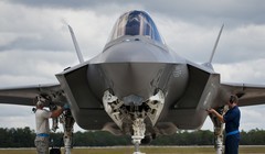 Nhật Bản sẽ mua nhiều chiến đấu cơ tàng hình thế hệ 5 F-35 của Mỹ