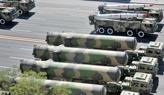 Xe chở tên lửa đXe phóng tên lửa ICBM của Trung Quốc. Ảnh: Aus Airpower