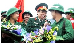 Không tán thành đề xuất buộc sinh viên phải nhập ngũ