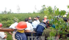 Lực lượng cứu hộ được triển khai làm nhiệm vụ tại hiện trường. Ảnh: Mạnh Linh - TTXVN.