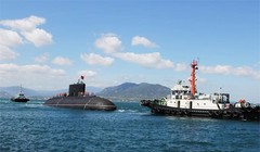 Tàu Hải Phòng cập cảng Cam Ranh