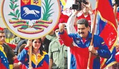 Tổng thống Venezuela Nicolas Maduro tại Quảng trường Miraflores hôm 28/2. Ảnh: AP.