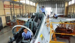Thăm A32 - nhà máy sửa chữa, bảo dưỡng máy bay tiêm kích của VN