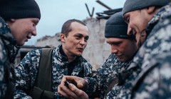 Các dân quân chiến đấu ở Debaltsevo được chuyển đến trận địa Beloy Kamenki 50 km  phía Nam Donesk. Không thể thiếu Iphone...