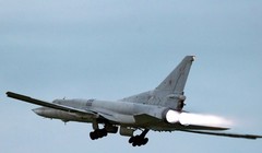 áy bay mang tên lửa chiến lược Tu-22M3. (Nguồn: TASS)
