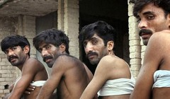 Những nạn nhân Ấn Độ do nghèo đã phải bán đi một phần nội tạng của mình cho những kẻ buôn lậu